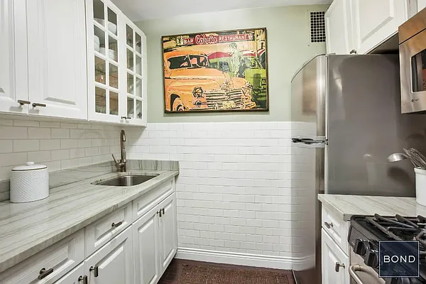 Sold by Bond New York | media 11