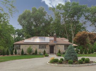 19 Old Knollwood Rd, Elmsford, NY 10523