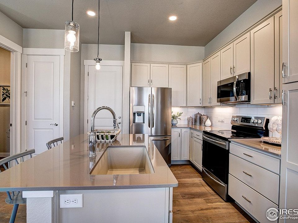 1st image of 902 Schlagel St #2