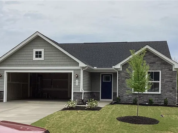 203 Martha Washington Pkwy, Williamsburg, VA 23185