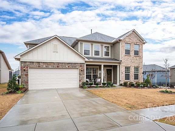 2nd image of 2590 Bryant Dr