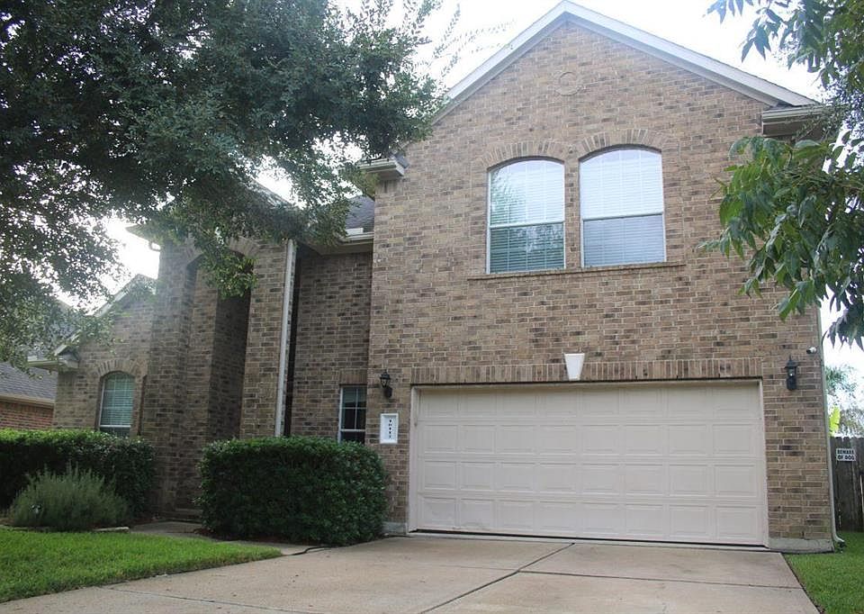 1st image of 10112 Hidden Falls Dr