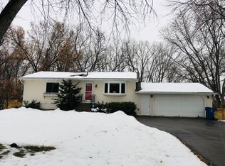 120 Quaker Ln N, Plymouth, MN 55441