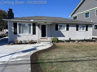 7208 Bluebill St, Algonac, MI