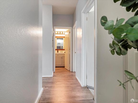5th image of 4575 Cabrillo St #202