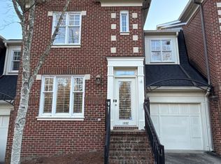 1092 Hollyheath Ln, Charlotte, NC 28209
