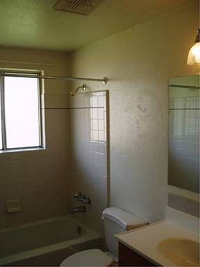 2nd image of 1009 21st St SW