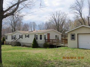 3 Island Ln, Lake Ariel, PA 18436