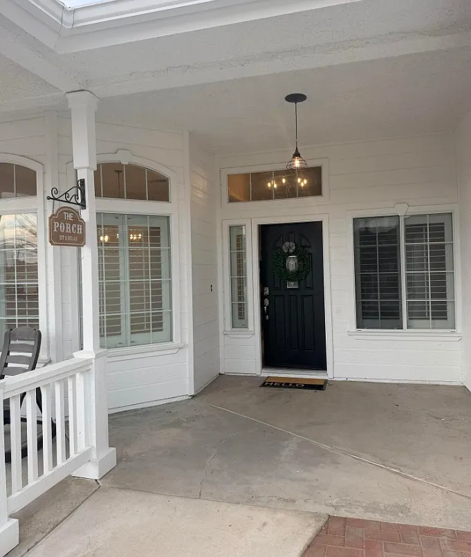 4 bed, 2300 sqft, $3,000 — Photo 2