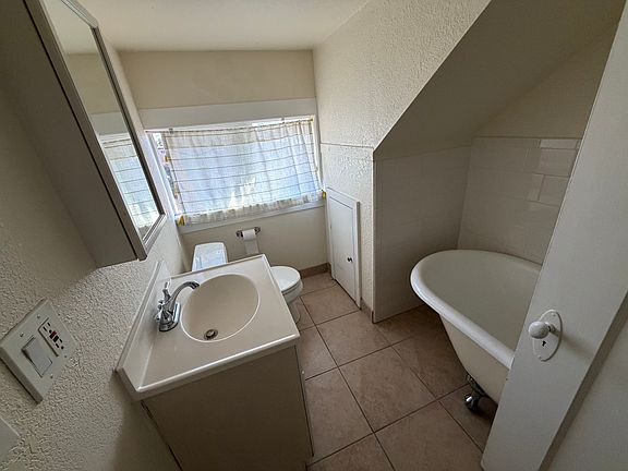 2nd image of 5442 Claremont Ave #0