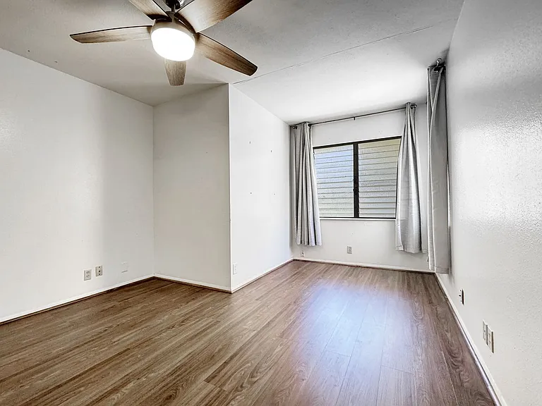 608 Maluniu Ave — Photo 8