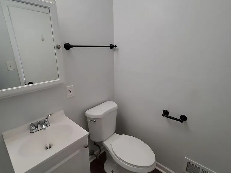 2501-2505 S 44th St. - 8 Unit — Photo 6