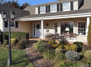 45 Osborne Rd, Garden City, NY 11530