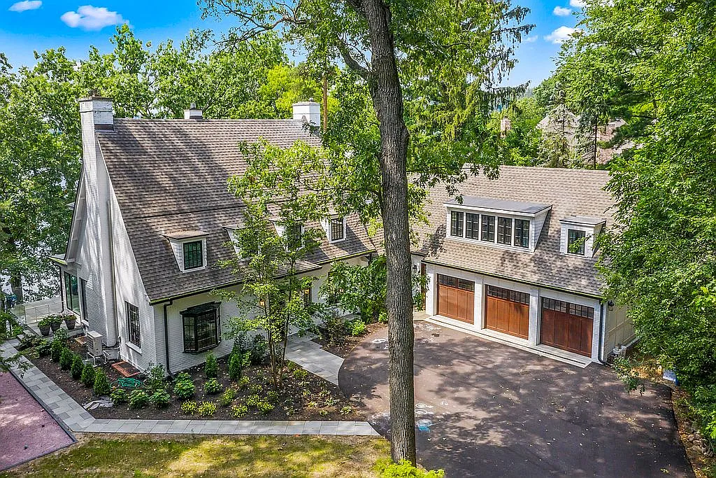 304 Juniper Ln photo 1