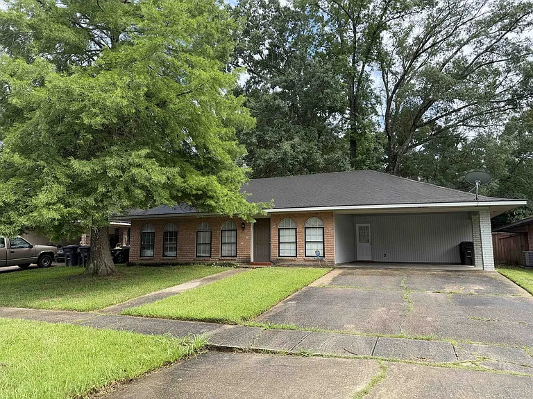 13548 E Shamrock Ave — Photo 1