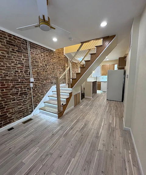 832 S Kenwood Ave — Photo 2