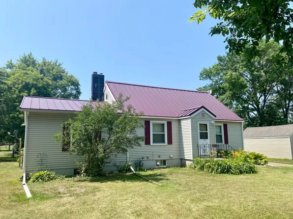 126 4th St SE, Renville, MN 56284