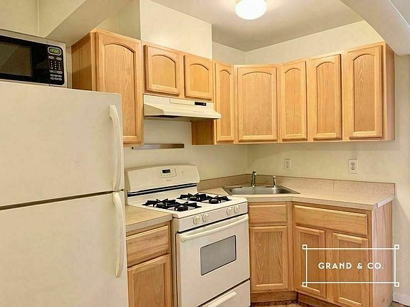 2nd image of 140 Richardson St #2A