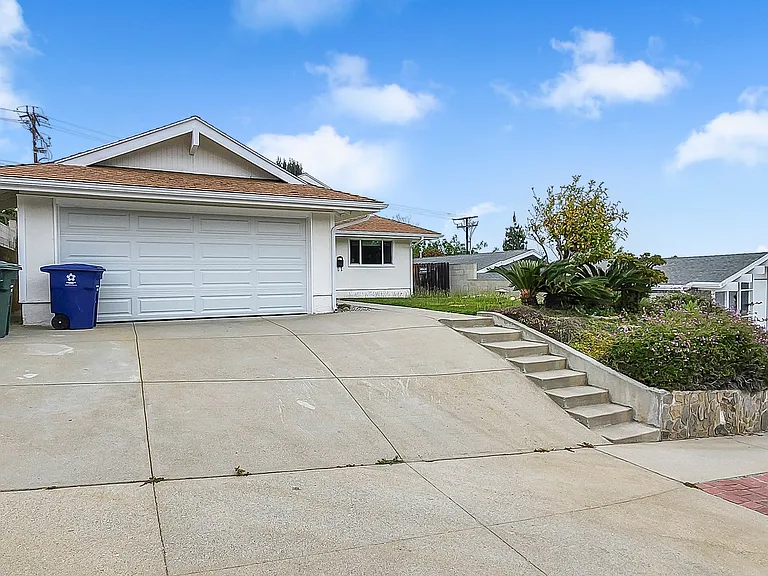 8547 Drayer Ln — Photo 2