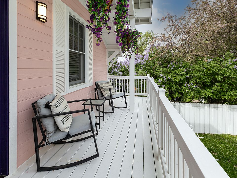 Private Deck off Loft