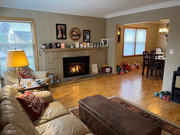 Living Room with Gas Fireplace