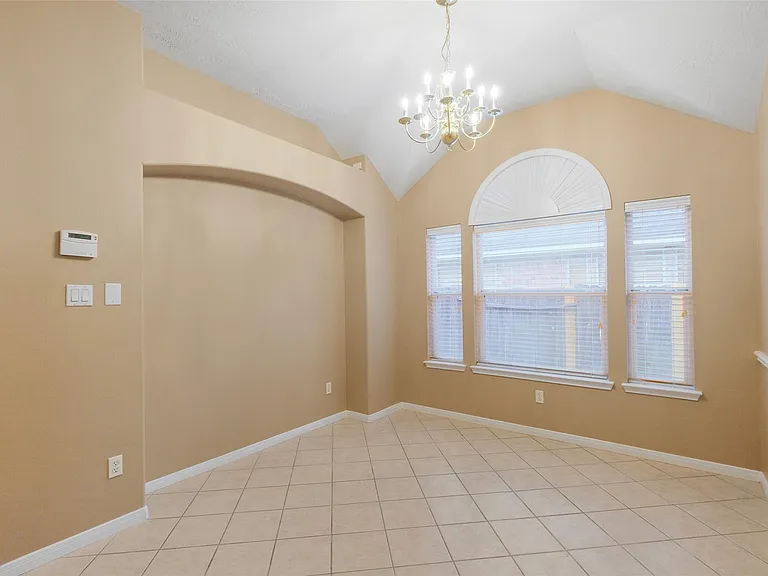 2610 Easton Springs Ct — Photo 2