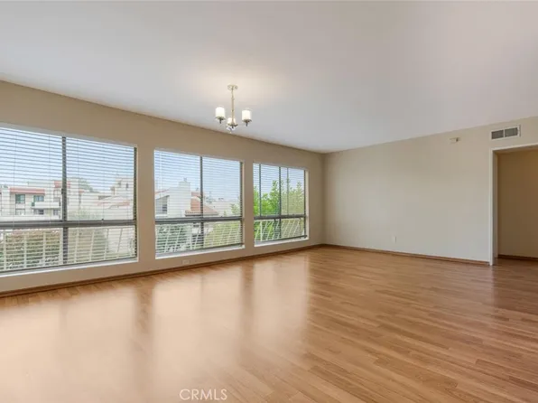 5250 Zelzah Ave APT 12A, Encino, CA 91316
