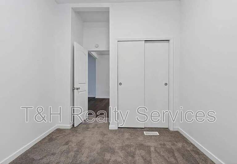 210 N Keystone Ave — Photo 24