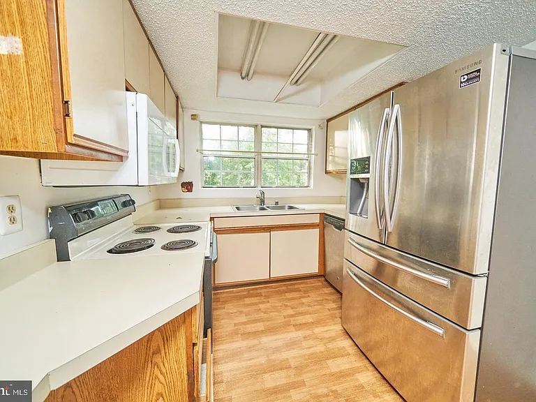 9250 Niki Pl #202 — Photo 33