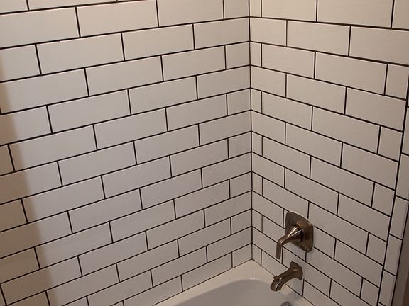 5th image of 323 Parkwood Ave