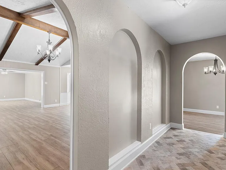 27234 Wells Ln — Photo 2