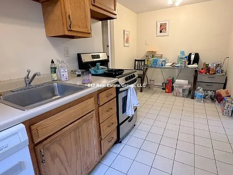 212 Freeman St #2B — Photo 4