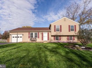 209 Amy Ct, Sterling, VA 20164