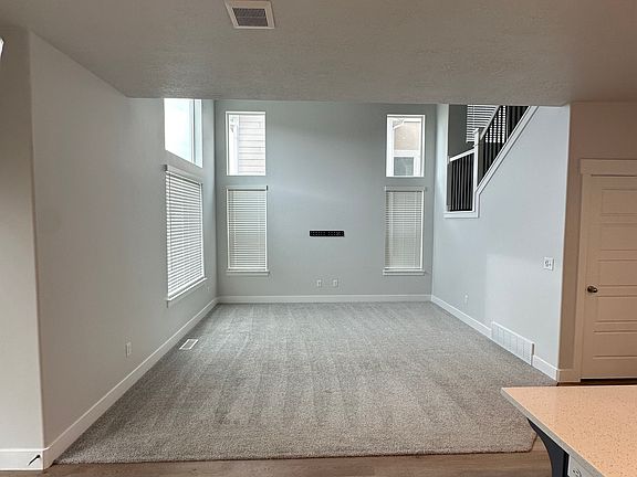 3rd image of 1002 N Freeman Dr