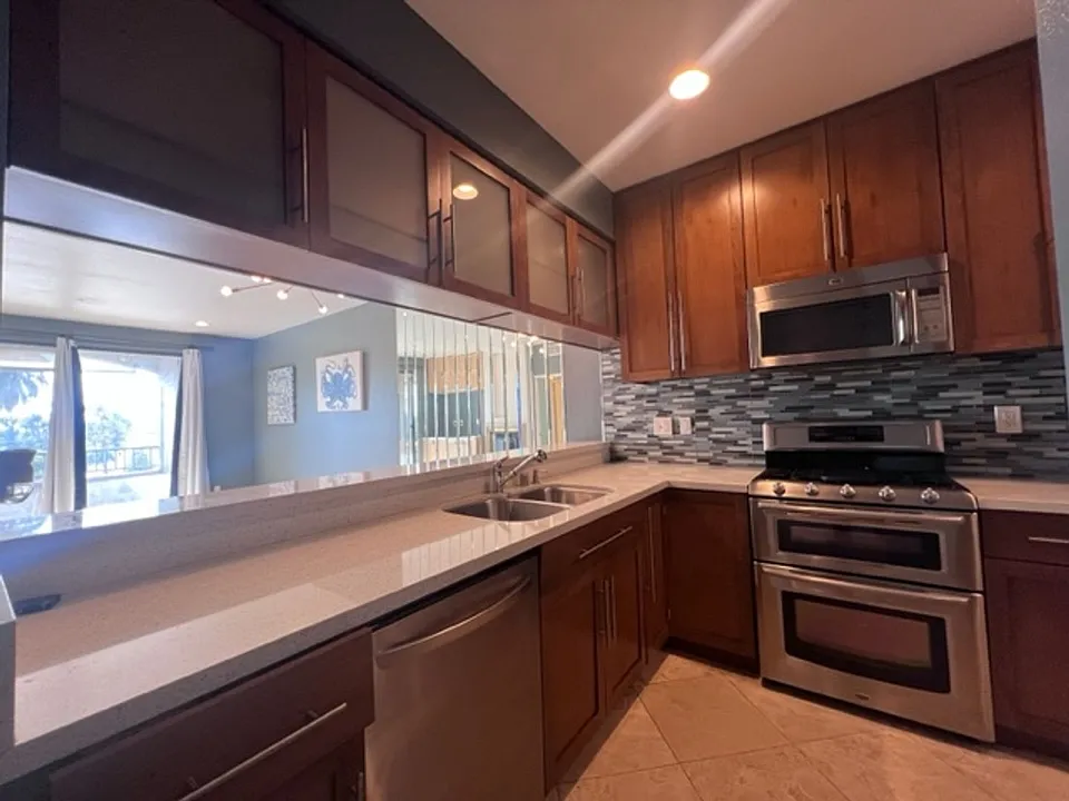555 Maine Ave #223