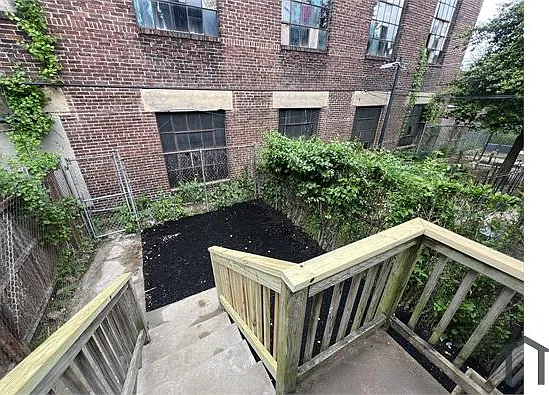 1551 N Frazier St — Photo 44