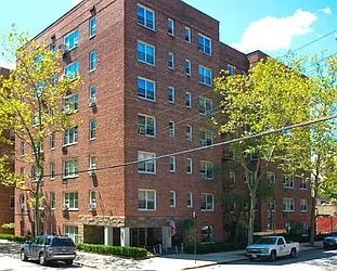 3555 Oxford Avenue in Spuyten Duyvil