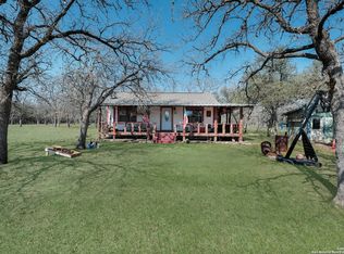 221 Post Oak Rd, Pipe Creek, TX 78063