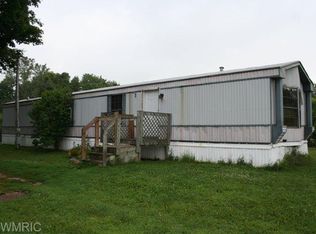 995 Clarendon Rd, Quincy, MI 49082