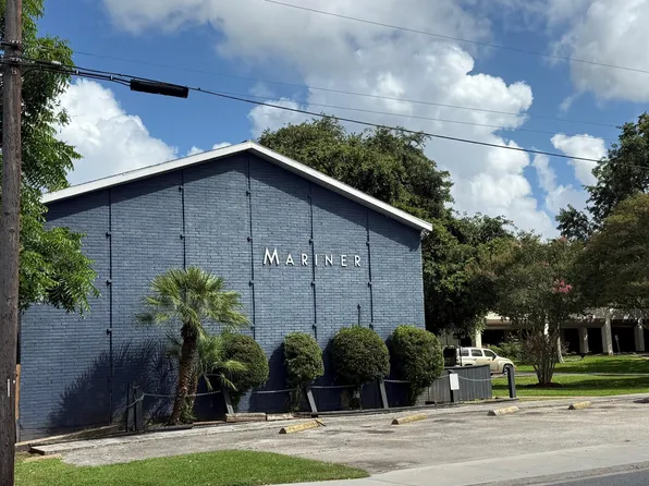 1101 E Main St, League City, TX 77573