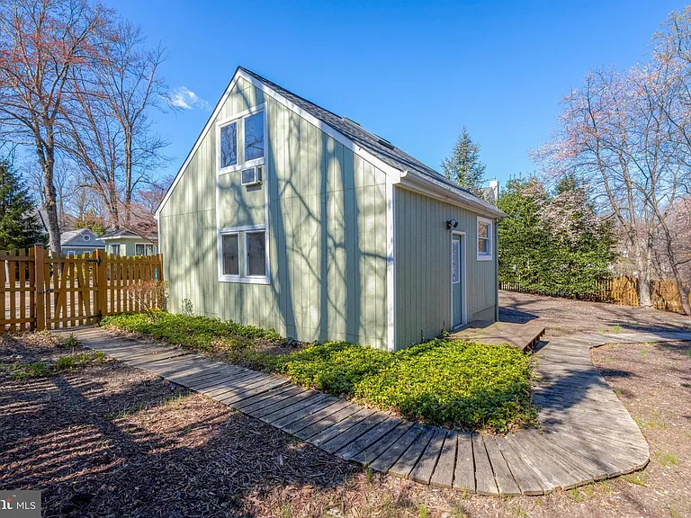 2031 Hillside Dr — Photo 46