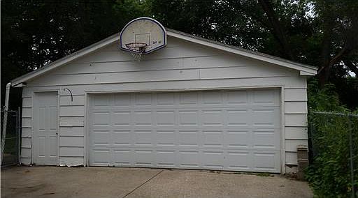2nd image of 2327 Prospect Rd