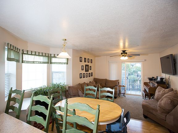 5th image of 166 W Daybreak Ln Unit 2