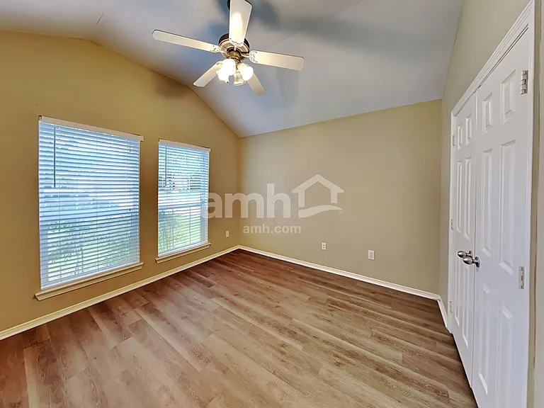 719 Chase View Dr — Photo 18