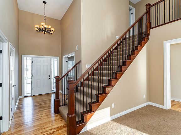 4th image of 1520 Monterey Ln SW