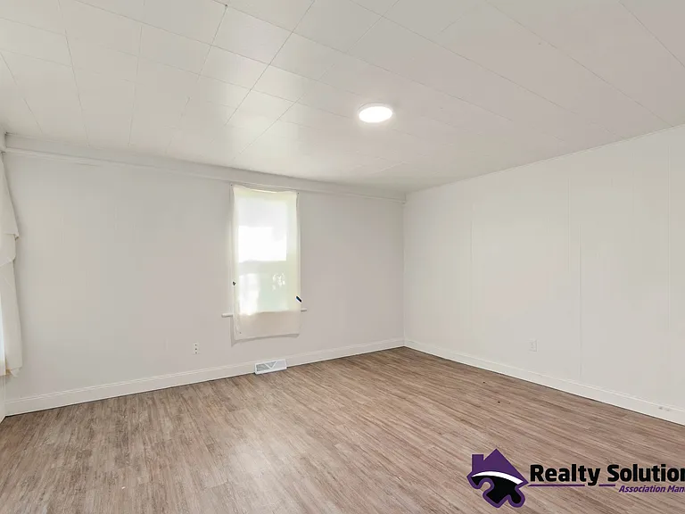 733 E Cherry St — Photo 19