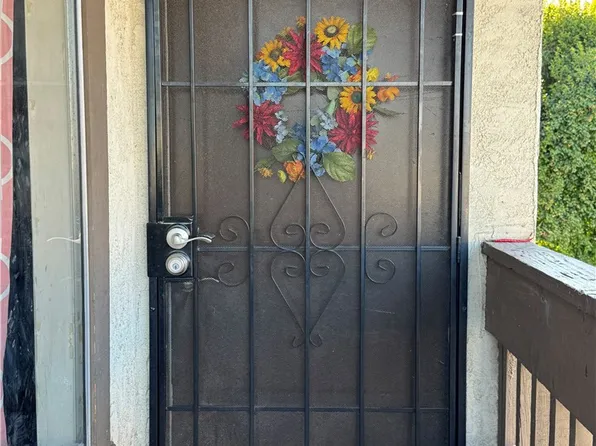 21913 Belshire Ave APT 16, Hawaiian Gardens, CA 90716