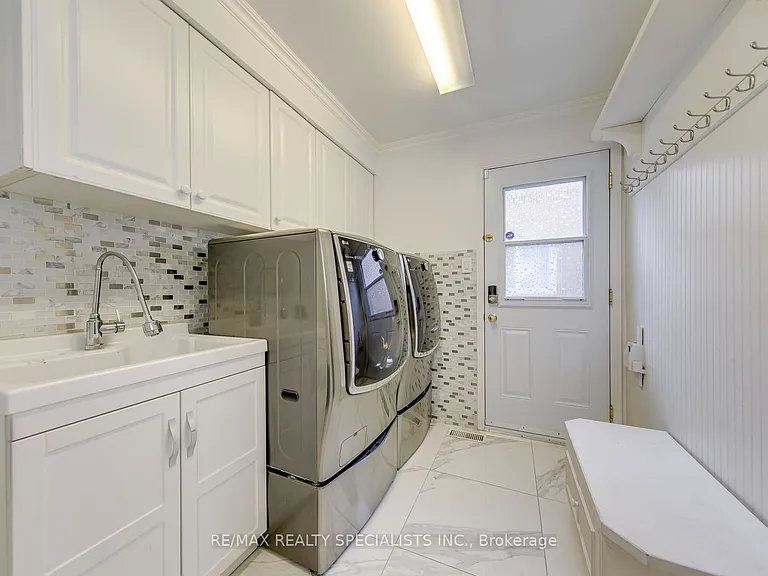 1499 Ravensmoor Cres — Photo 25