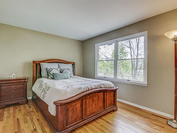 5th image of 243 Christopher Ave