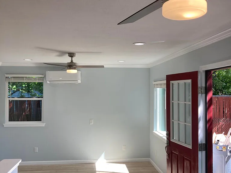 1019 Hoitt Ave #B — Photo 6